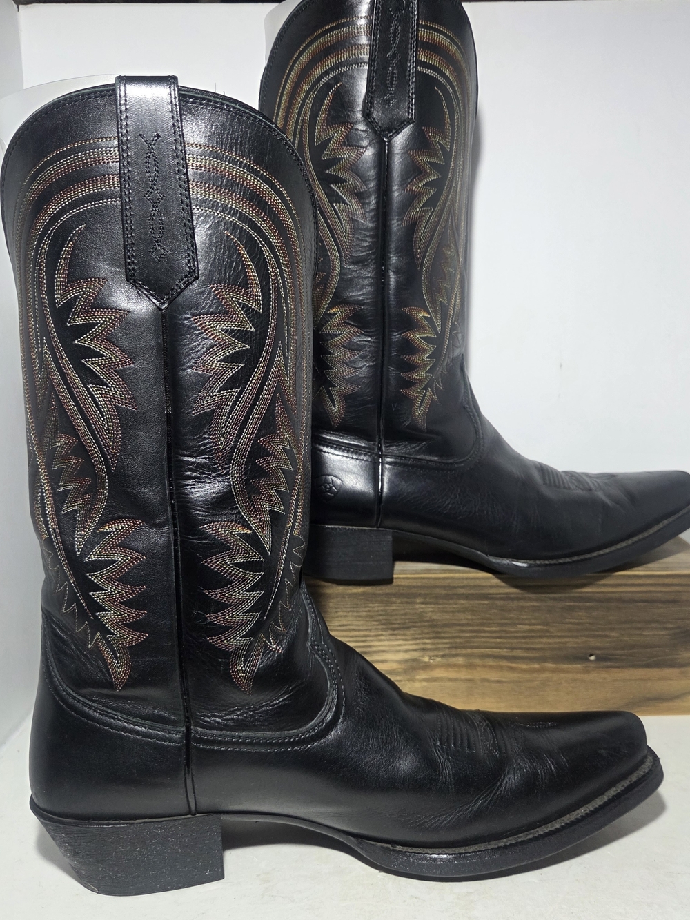 Ariat Men's Black Leather Pointed Snip Toe Cowboy Boots Size 12 D Style 10018600